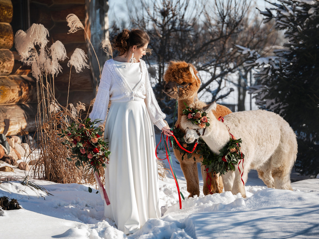 Zimowy ślub i dwie propozycje na okrycie ramion